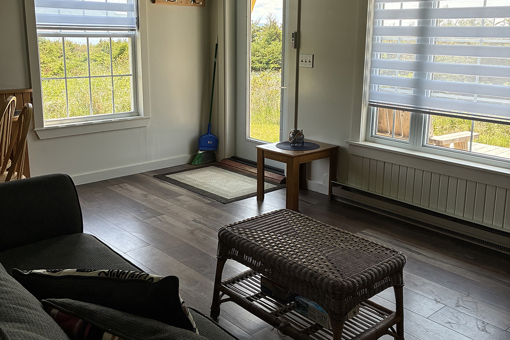 2 Bed Chalet living room